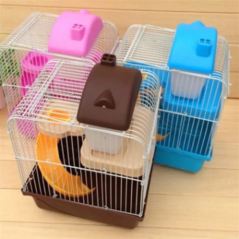 Gaiola de arame em forma de villa de dois andares com tigela de alimentação, castelo pequeno de brinquedo de patinação de rolo de corrida, gaiola de hamster de camada dupla